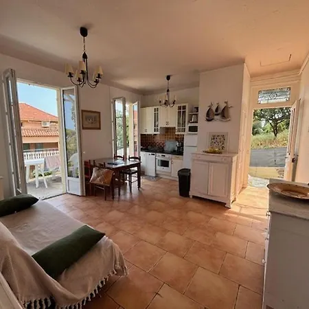 Mediterraneenne, Piscine Et Apercu - Fr-1-226-568