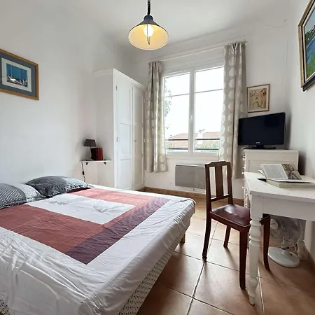 Mediterraneenne, Piscine Et Apercu - Fr-1-226-568