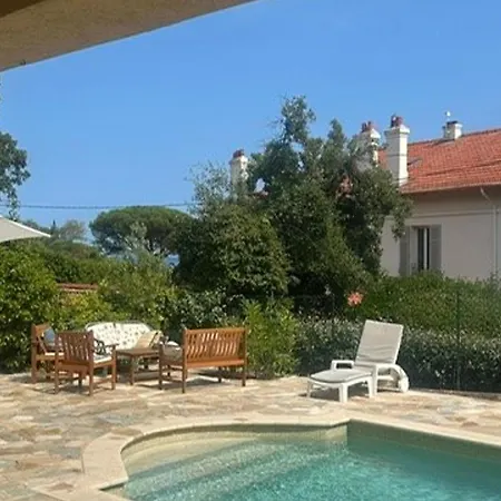 Mediterraneenne, Piscine Et Apercu - Fr-1-226-568 *