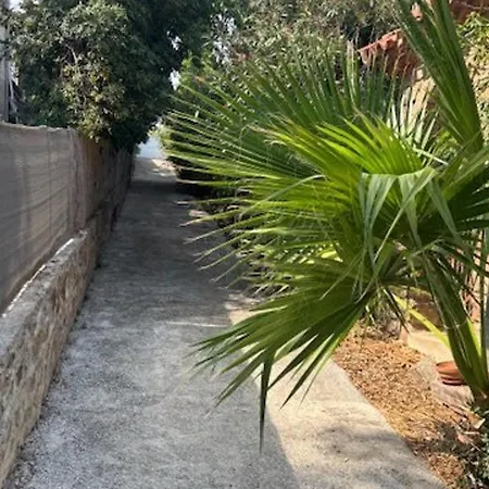 Nyaraló Mediterraneenne, Piscine Et Apercu - Fr-1-226-568